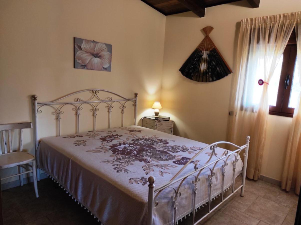 Casetta Albizia San Vito dei Normanni Bagian luar foto